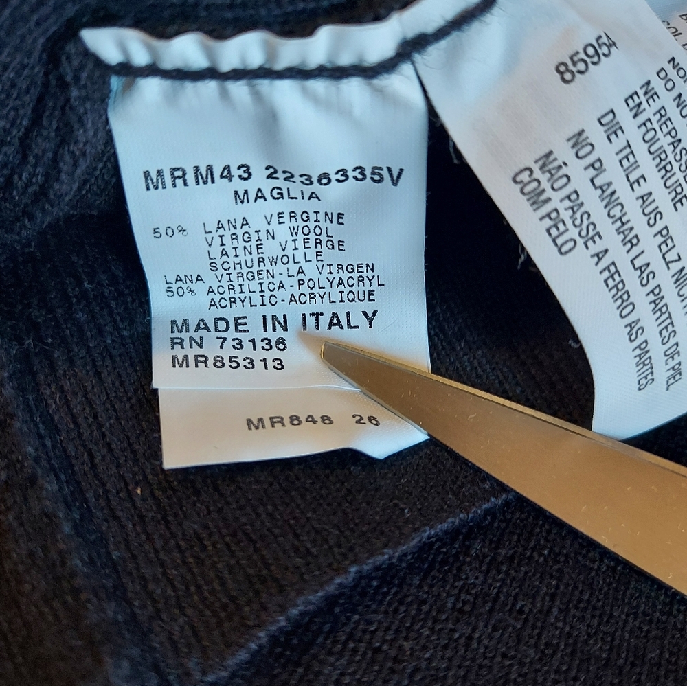 Marina Rinaldi Vintage Black Top with Beaver Fur Removable Trim - Picture 5 of 9